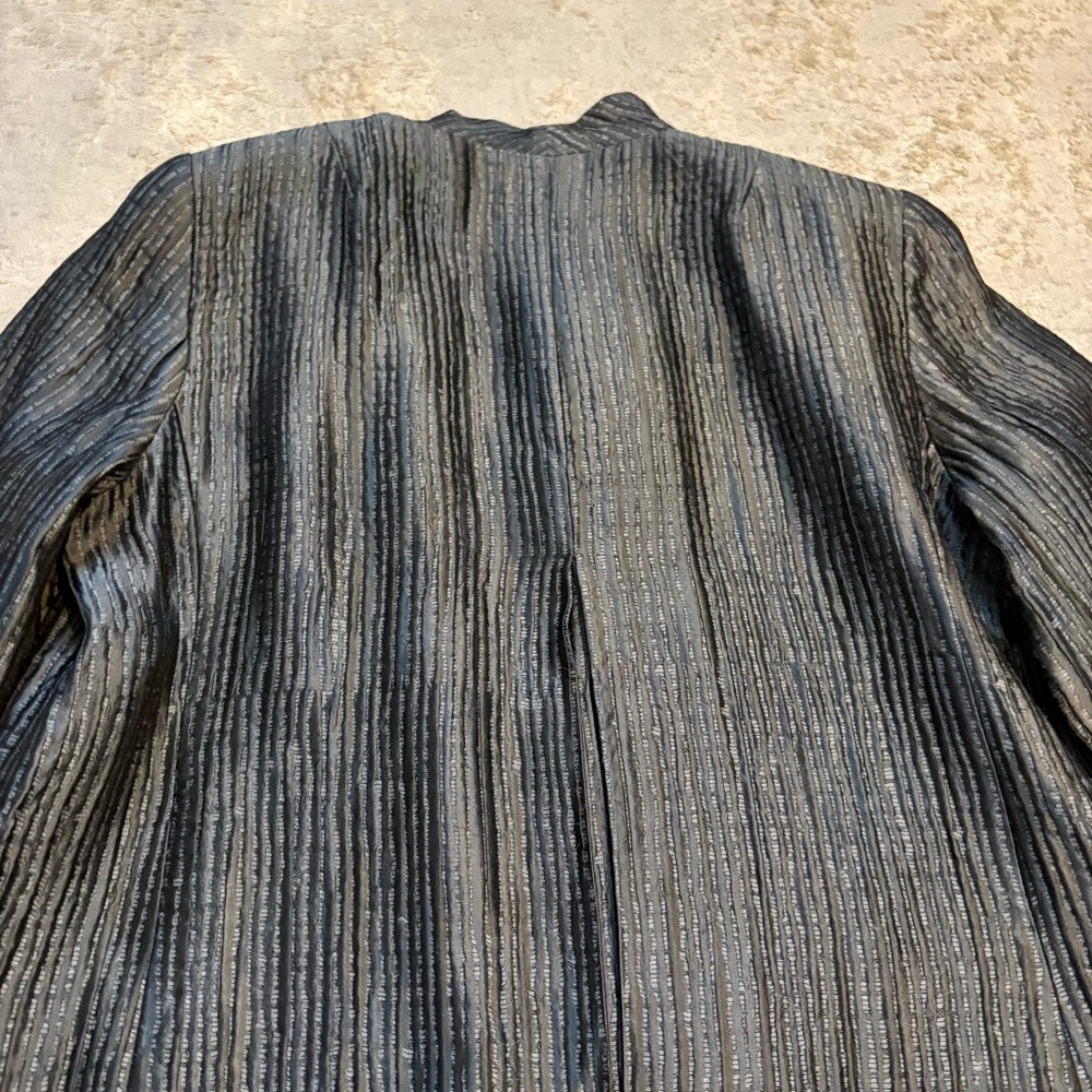 Eileen Fisher Metallic Grey Textured Silk Open Front 3/4 Jacket Size MEDIUM - Picture 15 of 16